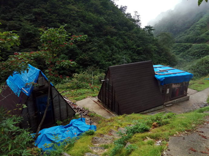 赤倉温泉源泉　管理小屋裏野天風呂【温泉奉行所】