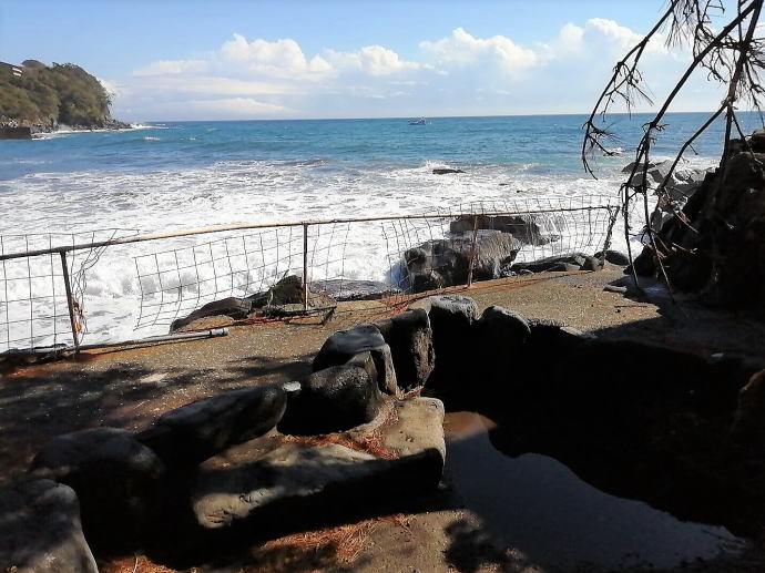 赤沢温泉　あかざわ足湯【温泉奉行所】