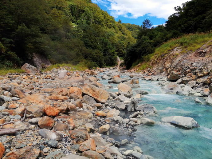 祖母谷温泉　源泉【温泉奉行所】