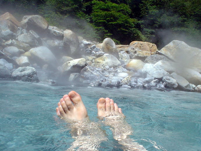 祖母谷温泉　源泉【温泉奉行所】