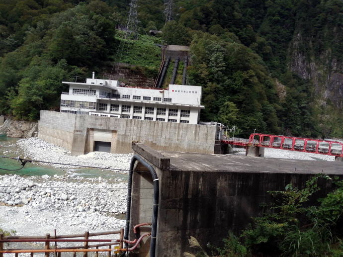 祖母谷温泉　源泉【温泉奉行所】