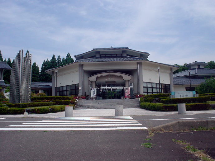 �z�O��������@�א��̓m�y�����s���z