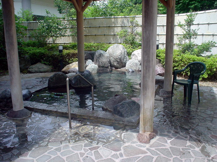 �z�O��������@�א��̓m�y�����s���z