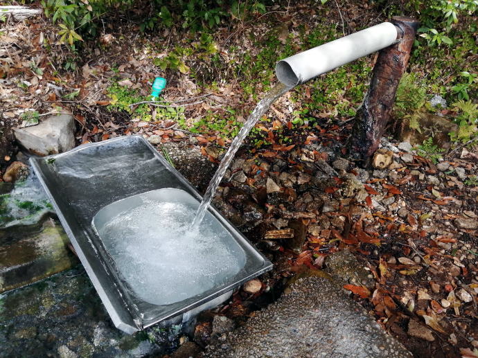 岩鼻温泉　ステンレス流し台の湯【温泉奉行所】