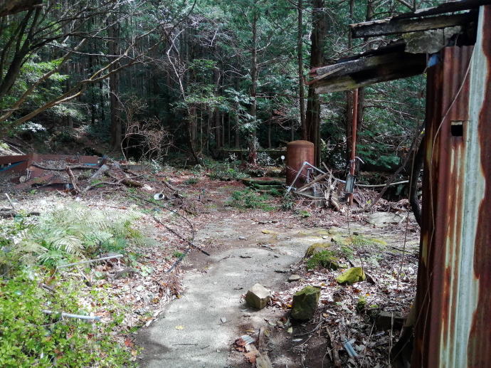 岩鼻温泉　ステンレス流し台の湯【温泉奉行所】