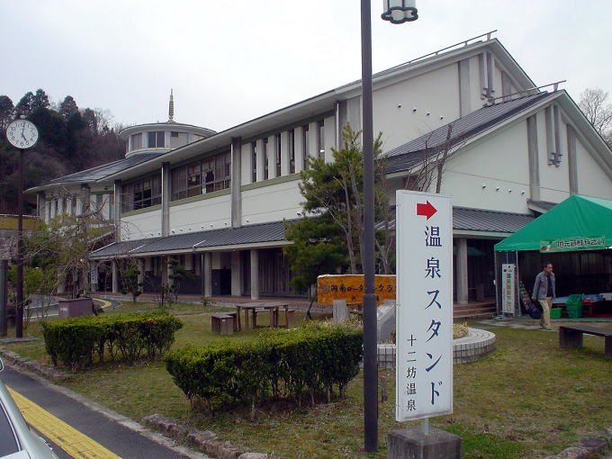 �\��V����@����y�����s���z