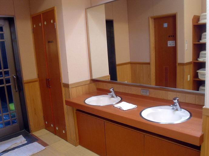 �O������@�����y�����s���z