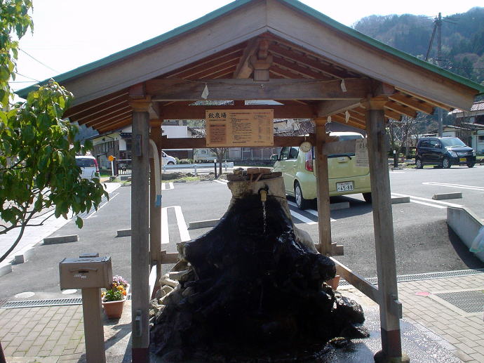 �O������@�����������y�����s���z