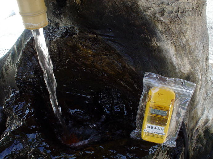 �O������@�����������y�����s���z