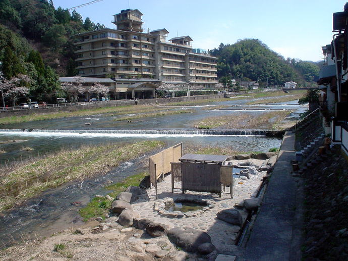 �O������@���܂��̓��y�����s���z