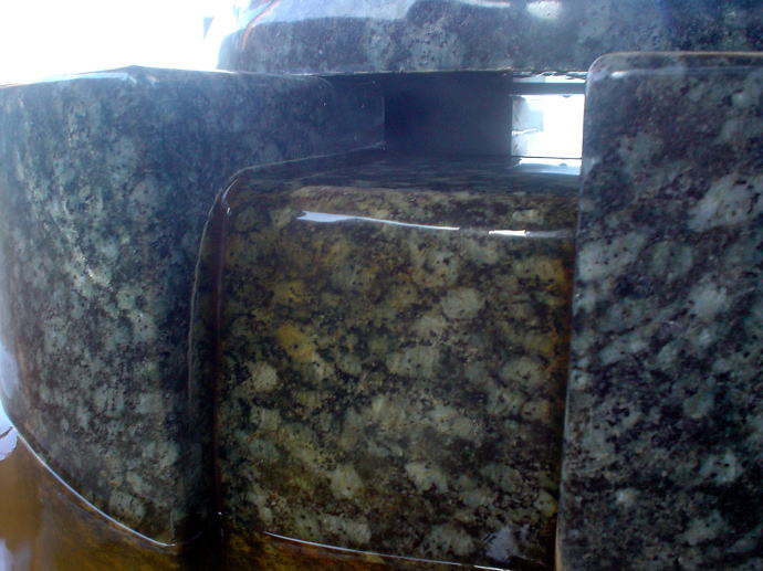 ���i�Δ��l�̓��@��R�������t�y�����s���z