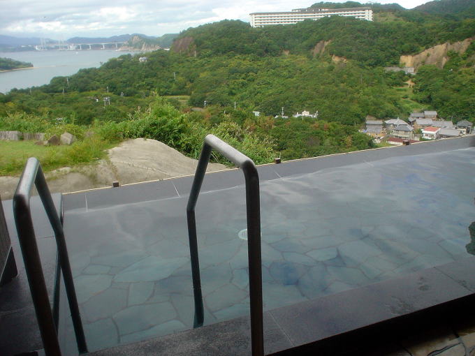 ��W����@�x�ɑ���W�H�y�����s���z