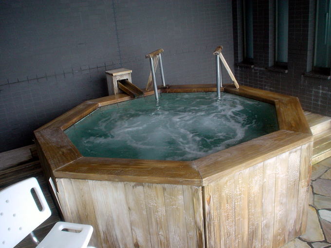 ��W����@�x�ɑ���W�H�y�����s���z