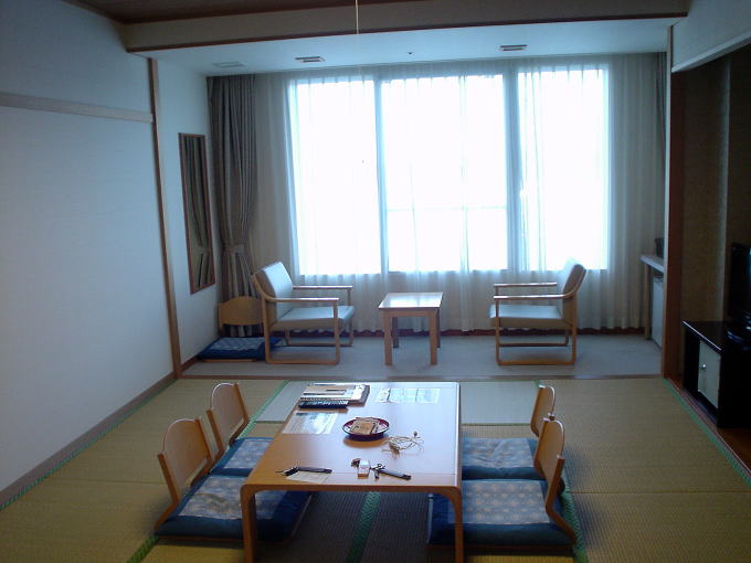 ��W����@�x�ɑ���W�H�y�����s���z