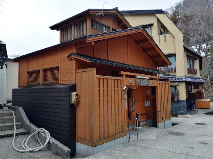 野沢温泉　熊の手洗湯【温泉奉行所】