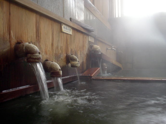 野沢温泉　熊の手洗湯【温泉奉行所】