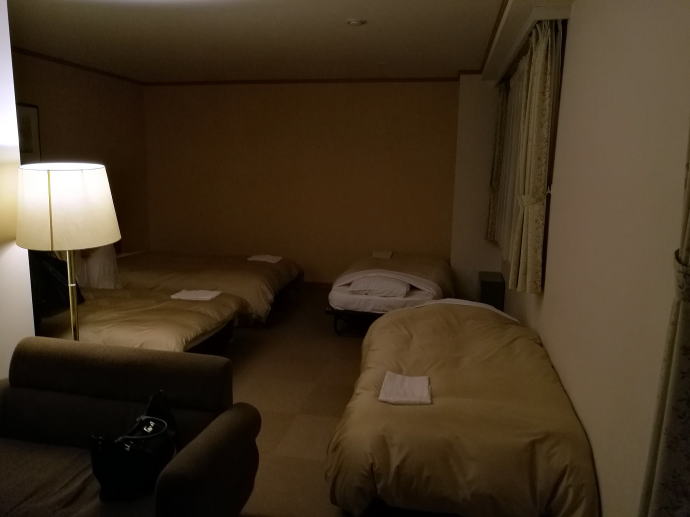 �I�e���E�h�E����y�����s���z