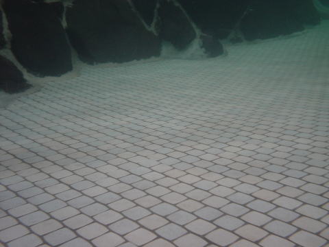 �ߍ]����@�ߍ]����Γ��z�e���y�����s���z