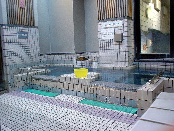 �Z�b���Ƃߒˉ���y�����s���z