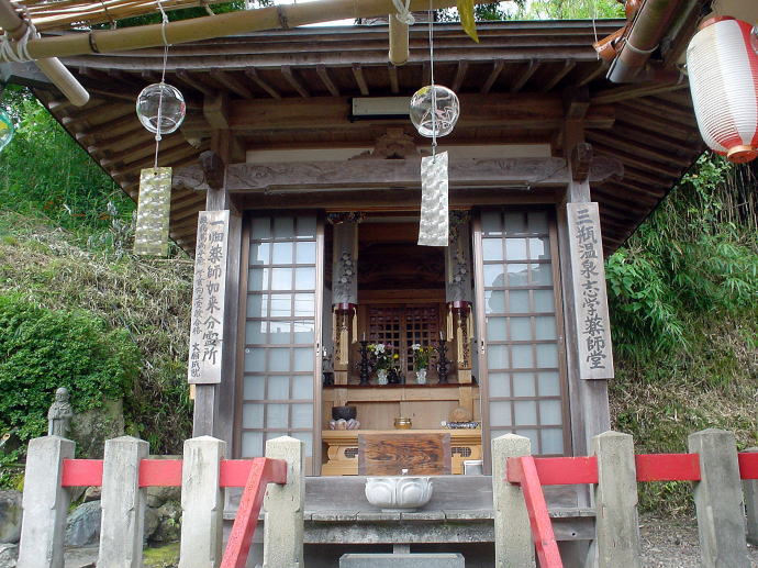 �O�r����@�u�w��t�߂̓��y�����s���z