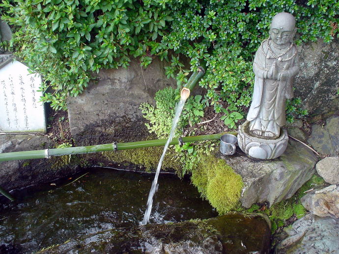 �O�r����@�u�w��t�߂̓��y�����s���z