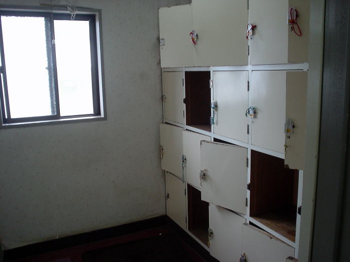 �O�r����@�u�w��t�߂̓��y�����s���z