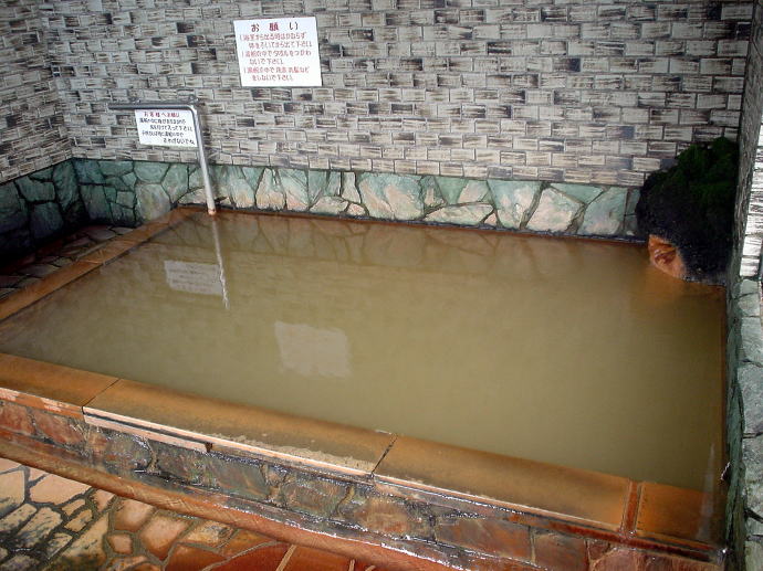 �O�r����@�u�w��t�߂̓��y�����s���z