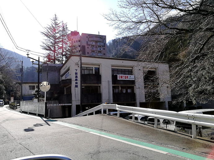 ��������@���������فy�����s���z