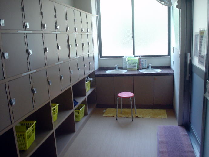 ��������@���������فy�����s���z