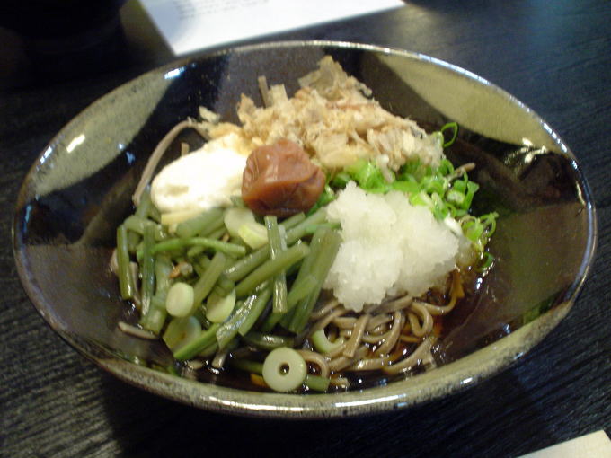 �{��J����y�����s���z