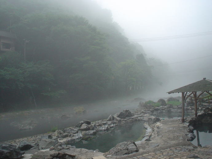 ��������@�����y�����s���z