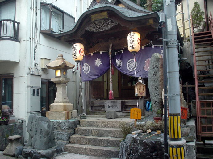 ��������@���{����فy�����s���z