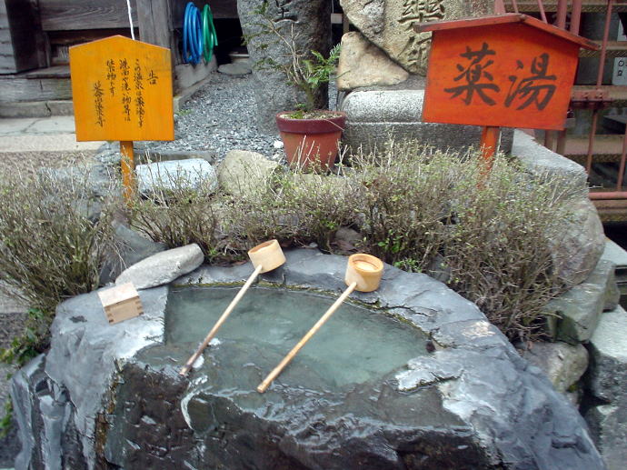 ��������@���{����فy�����s���z