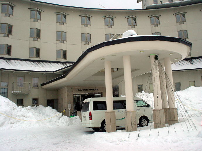 ��������@�l�G�̃z�e���y�����s���z