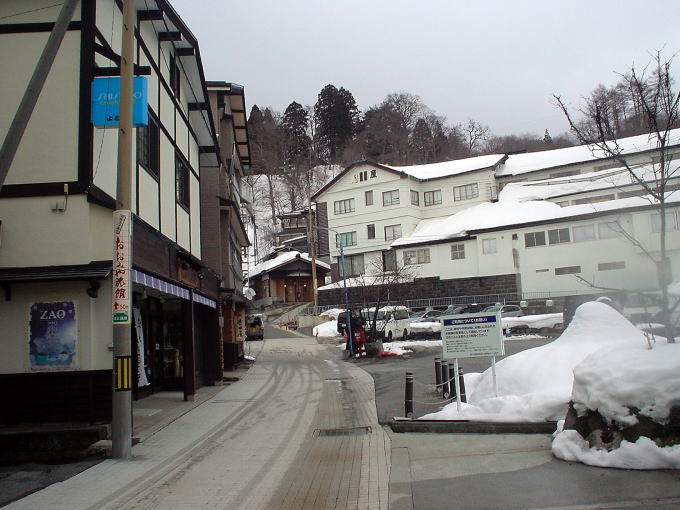 ��������@������������y�����s���z