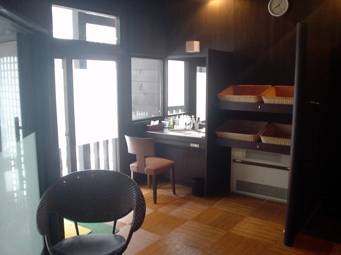 ��������@�������ۃz�e���y�����s���z