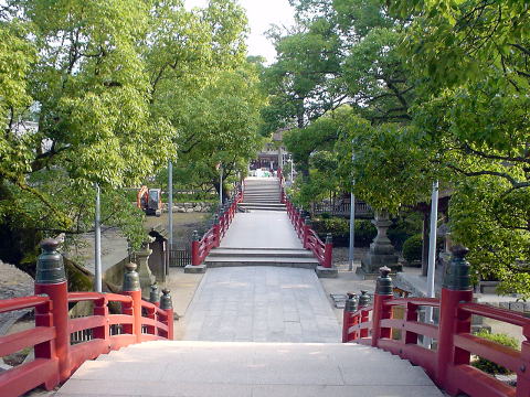 ��ɕ{�V���{�y�����s���z