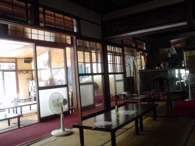 �s������y�����s���z