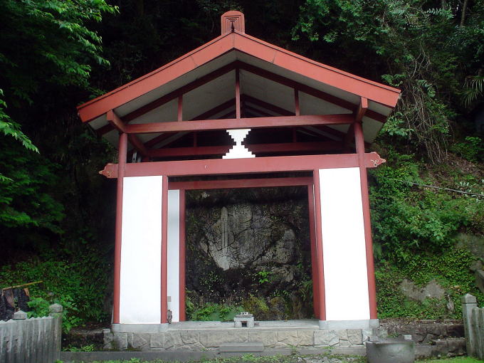 �s������y�����s���z