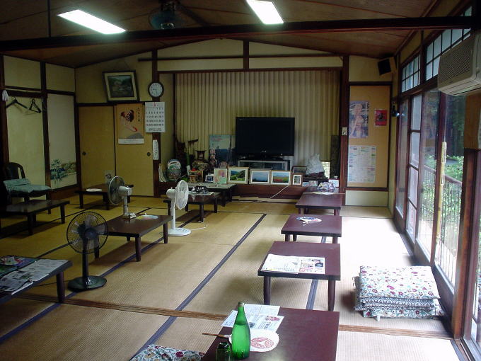 �s������y�����s���z