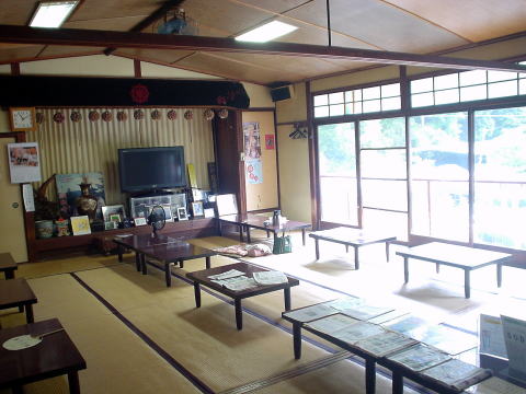 �s������y�����s���z