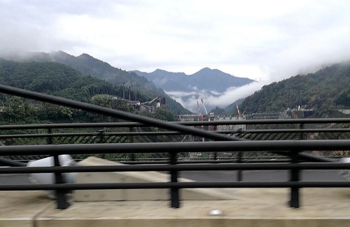 �ɍ��ۉ���@�ɍ��ۘI�V���C�y�����s���z