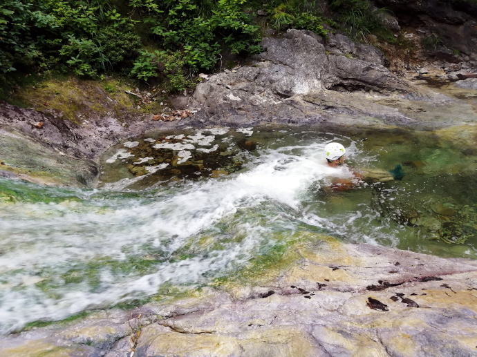 �J���C���b�J���̑�y�����s���z