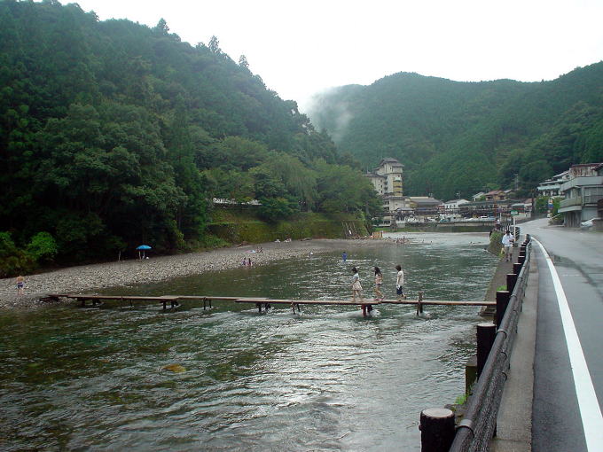 �쓒����@�͌��̘I�V���C�y�����s���z