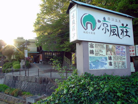 ��������@�������y�����s���z