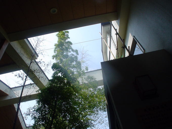 �������R����@�������y�����s���z