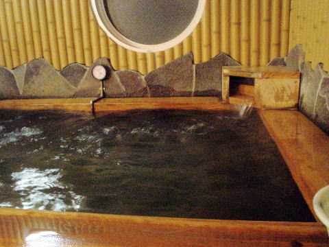 �����s�@����������y�����s���z