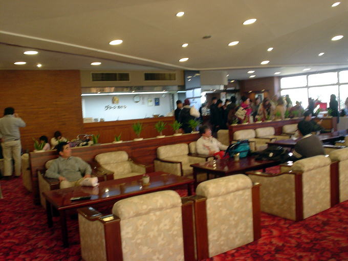 �V���̎R����@�O���[���z�e���y�����s���z