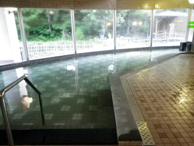 ���ʂ�鉷��y�����s���z