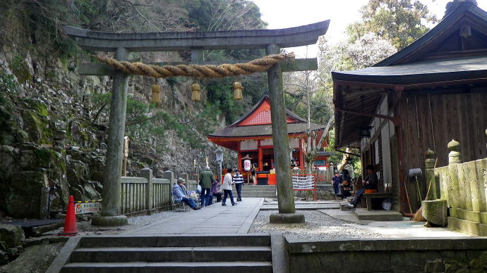 ��������y�����s���z